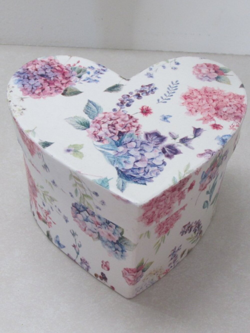 FLORAL HEART SHAPPED BOX w/ LID LAVENDER, PINK, BLUE TRINKET VICTORIAN ROMANTIC